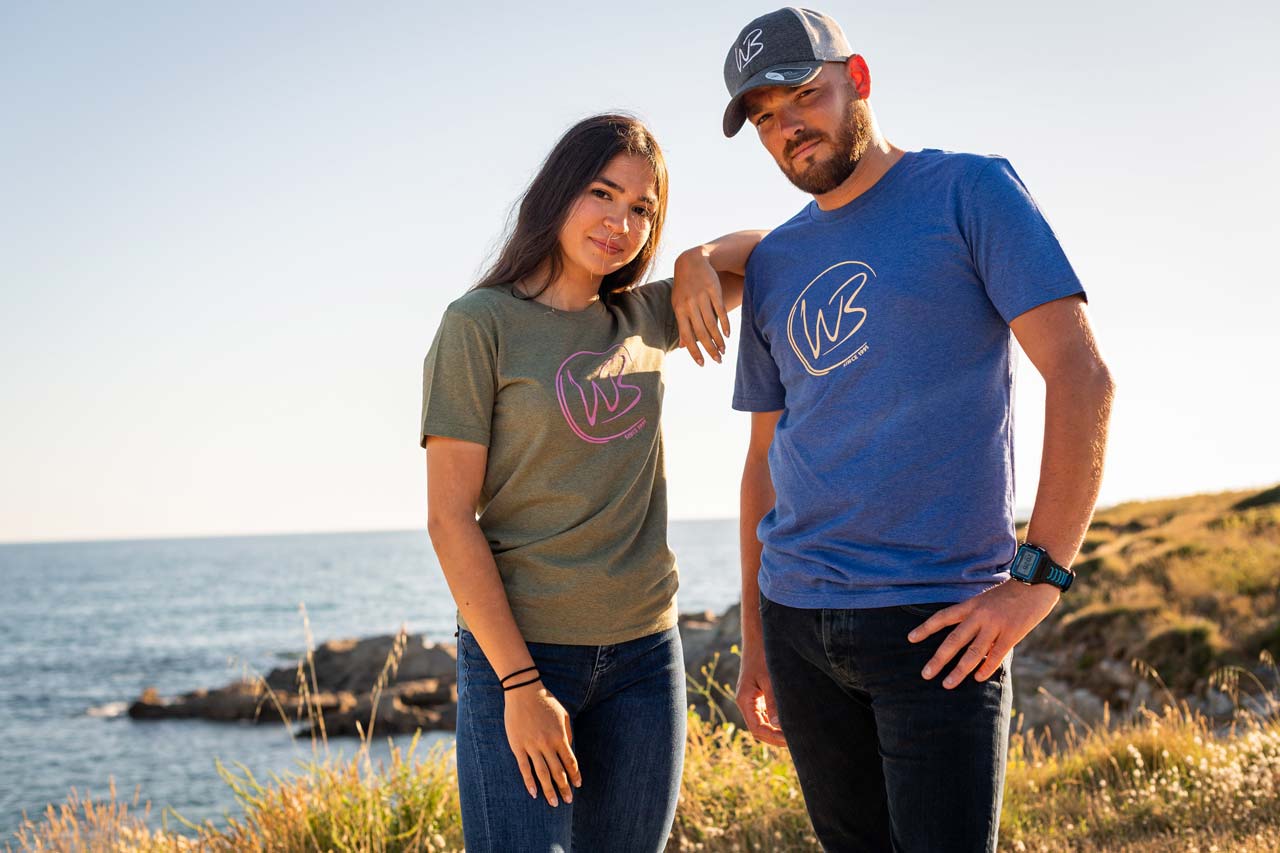 Ce T-Shirt au col rond composé du logo WB rose ou beige vous assurera un confort tout au long de la journée.