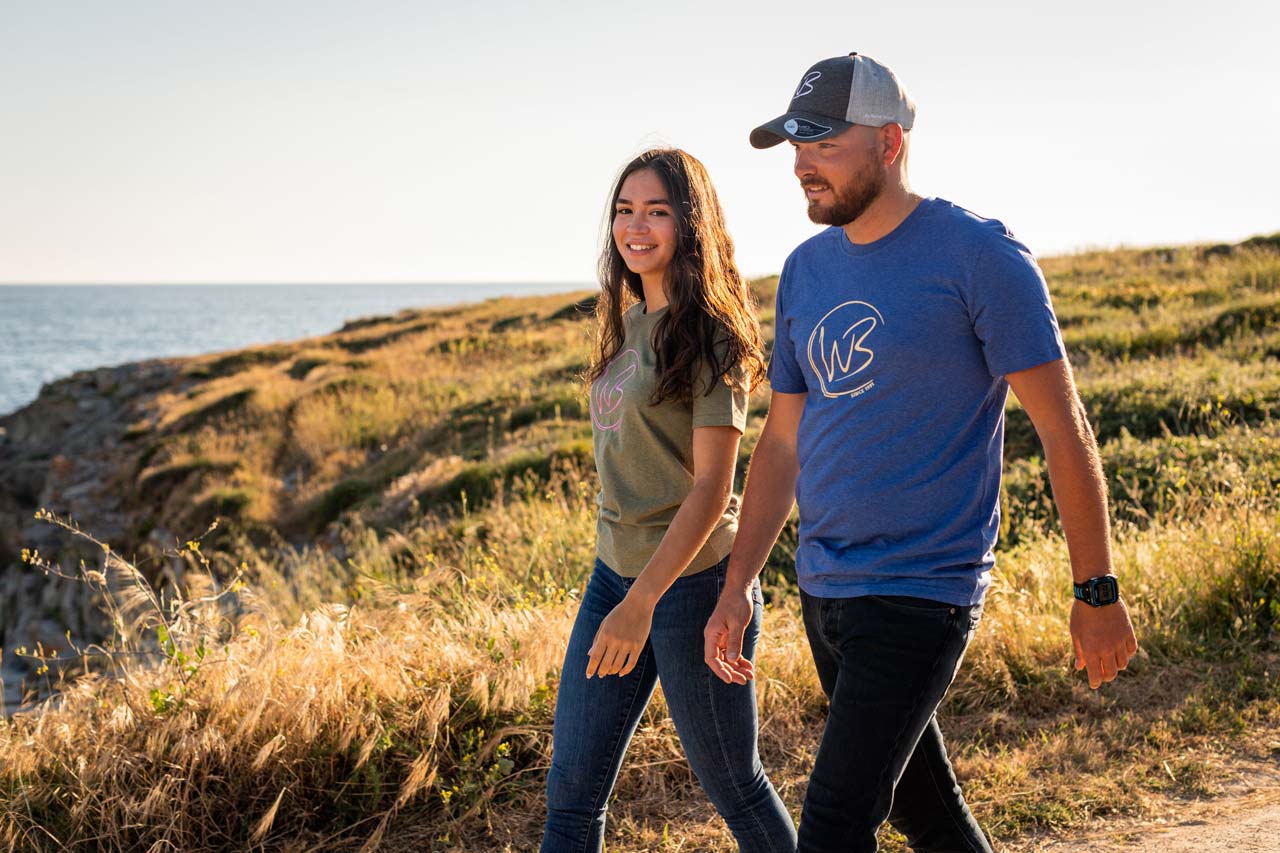 Ce T-Shirt au col rond composé du logo WB rose ou beige vous assurera un confort tout au long de la journée.